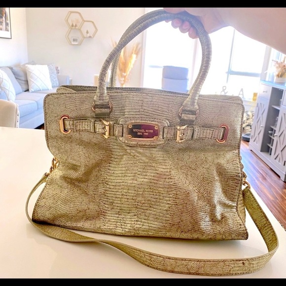 Michael Kors Gold purse - Picture 2 of 6